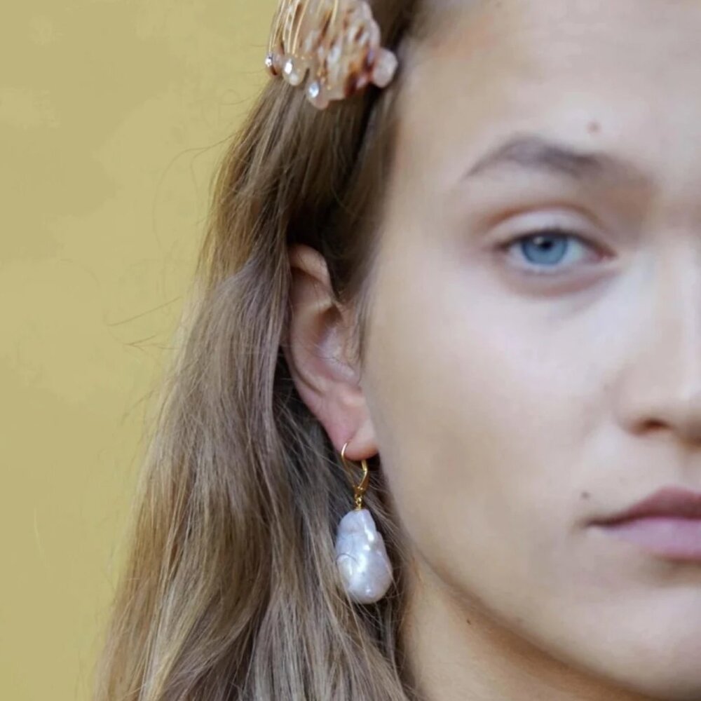 Reliquia natural "cocoon" pearl baroque drop earrings in real silver - Picture 5 of 9